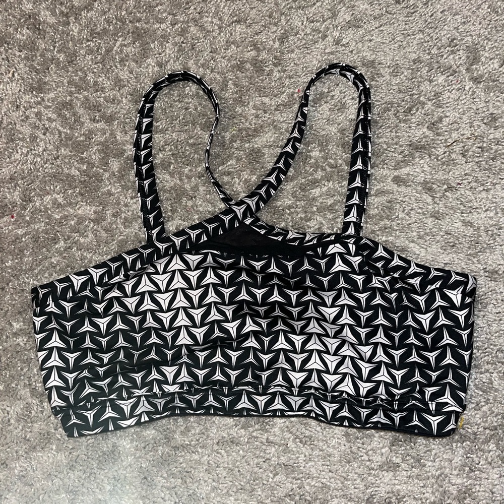 Victoria’s Secret Criss Cross Sports Bra